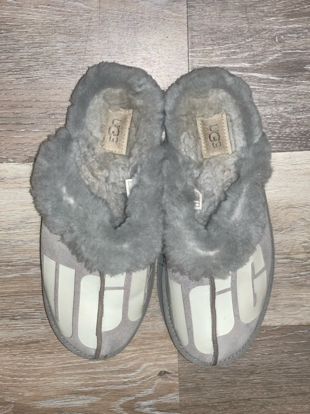 UGG Disquette Shearling Logo Platform Slippers - Picture 2 of 6